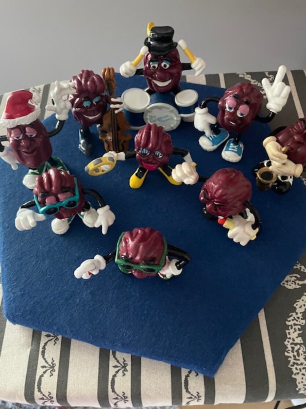 California Raisins, set of 8, CALRAB Applause 1987 – 88, Good Condition